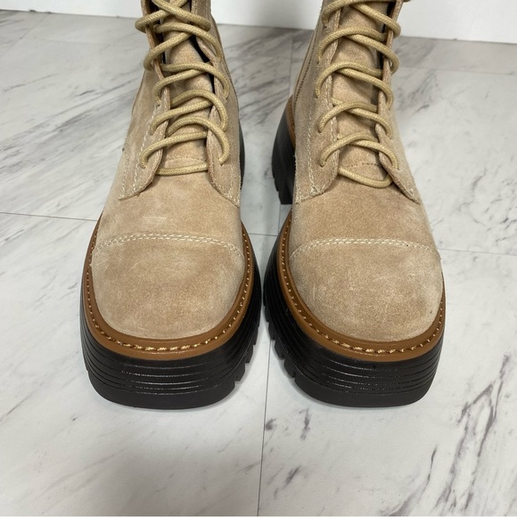 Vince Camuto Monchia Tan Suede Lace Up Lug Sole Boot 5M - Picture 10 of 14